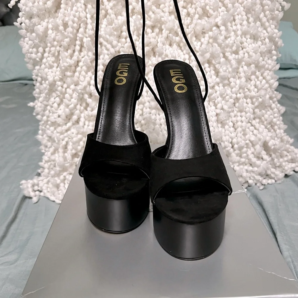 “HighTower” Faux Suede Black Lace Up Peep Toe Platform Heel. Size US 9 - Picture 2 of 5
